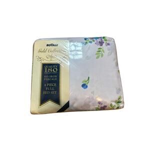 Vintage new in bag floral sheets full by Royal Gold Collection